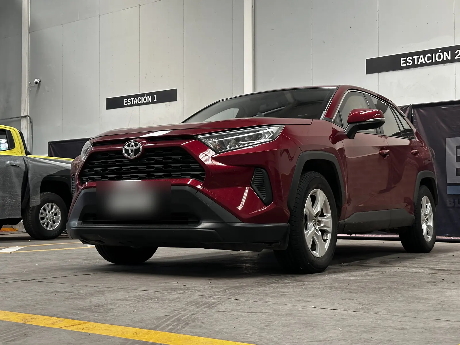 SUV blindada terminada en la planta Blindamax, visualmente idéntica a una de fábrica